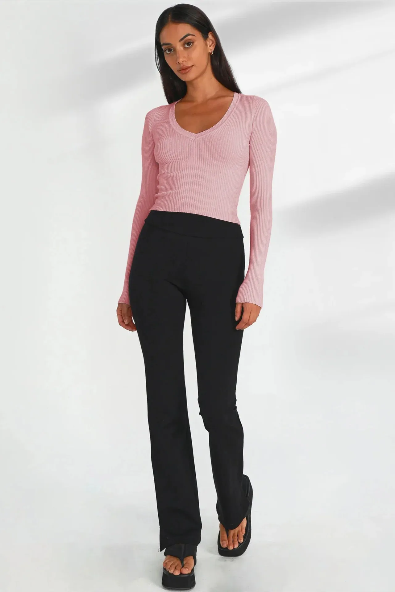 Chic Ribbed V-Neck Cropped Long Sleeve Top